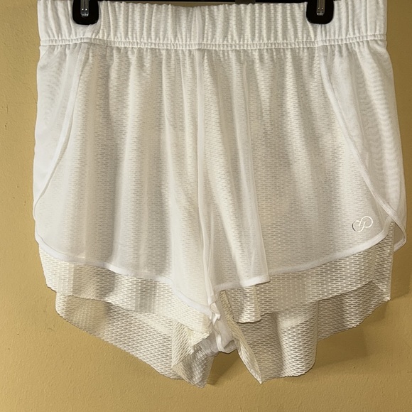 🌹CALIA Shorts by Carrie underwood - Picture 2 of 7